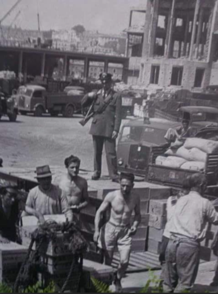 Molo Angioino storico